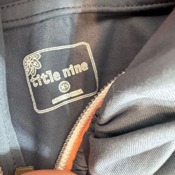 Title Nine 1/4 Zip Long Sleeve Pullover Ruched Active Paradigm Top Navy Blue XS - Picture 4 of 8